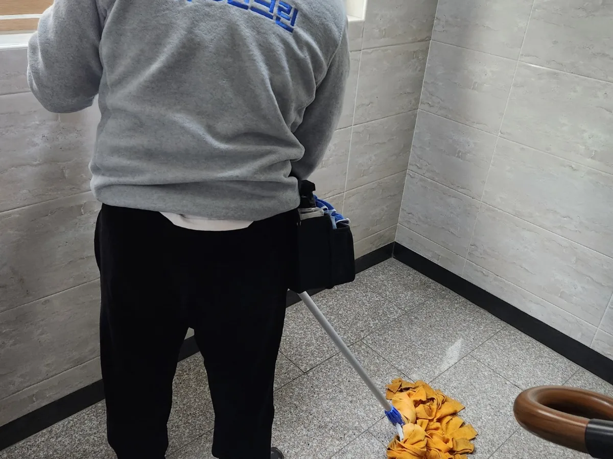 제천시 강제동 건물 복도·대기 동선 야간 위생청소 사례 - 행진크린