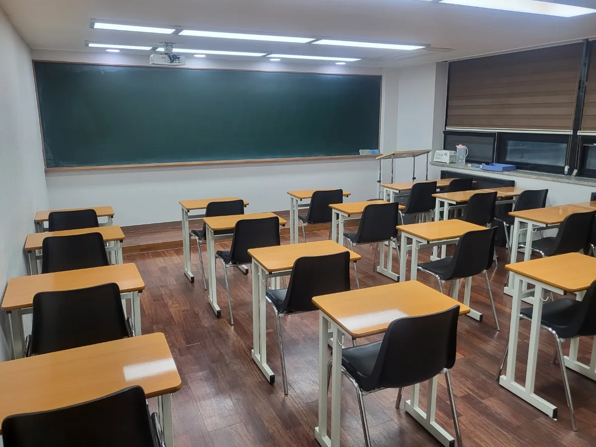 보은군 보은읍 스터디룸 미팅룸 장비 주변 정밀 위생청소 사례 - 행진크린