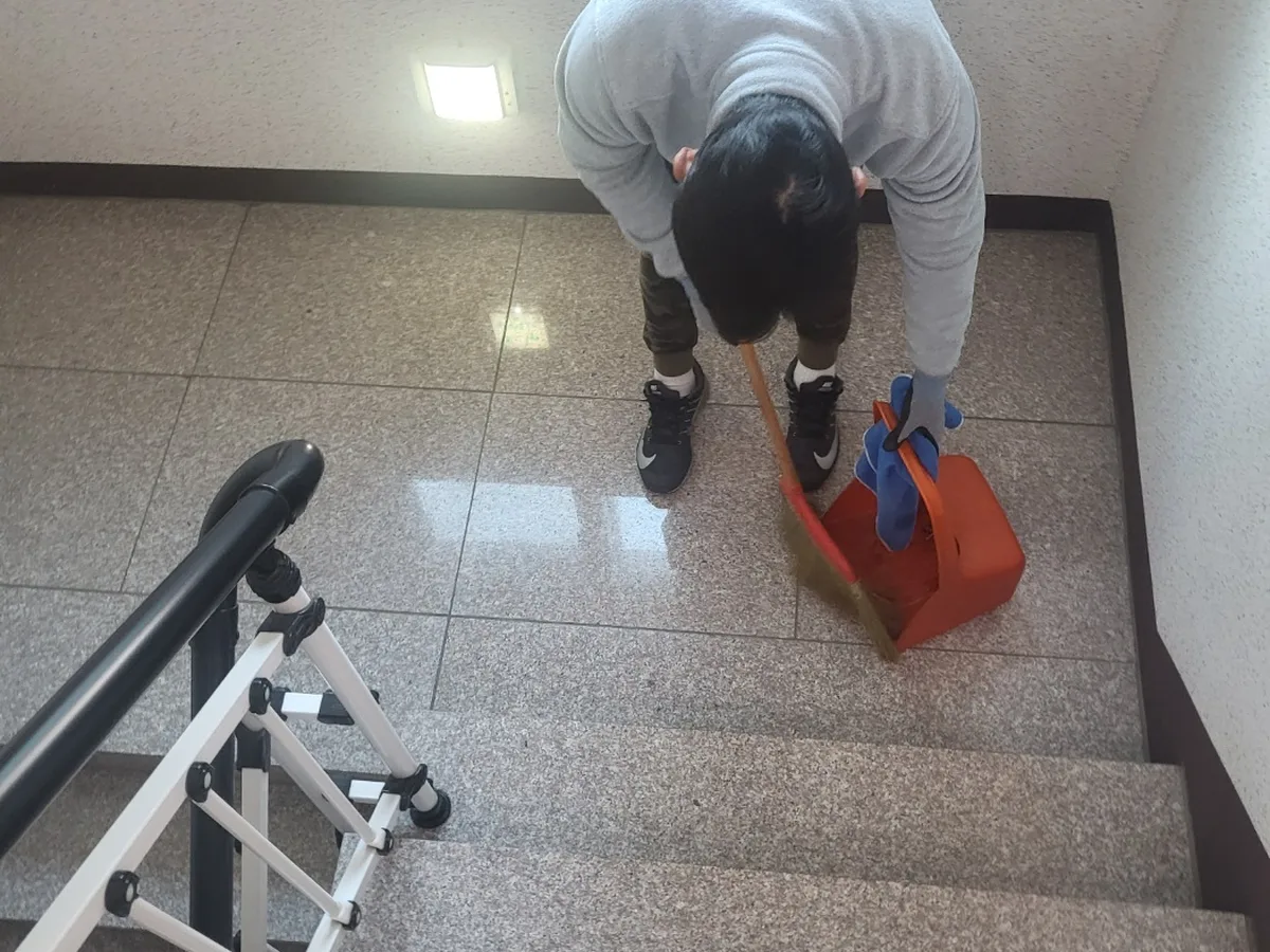 제천시 두학동 오피스 기계실 장비 주변 정밀 위생청소 사례 - 행진크린