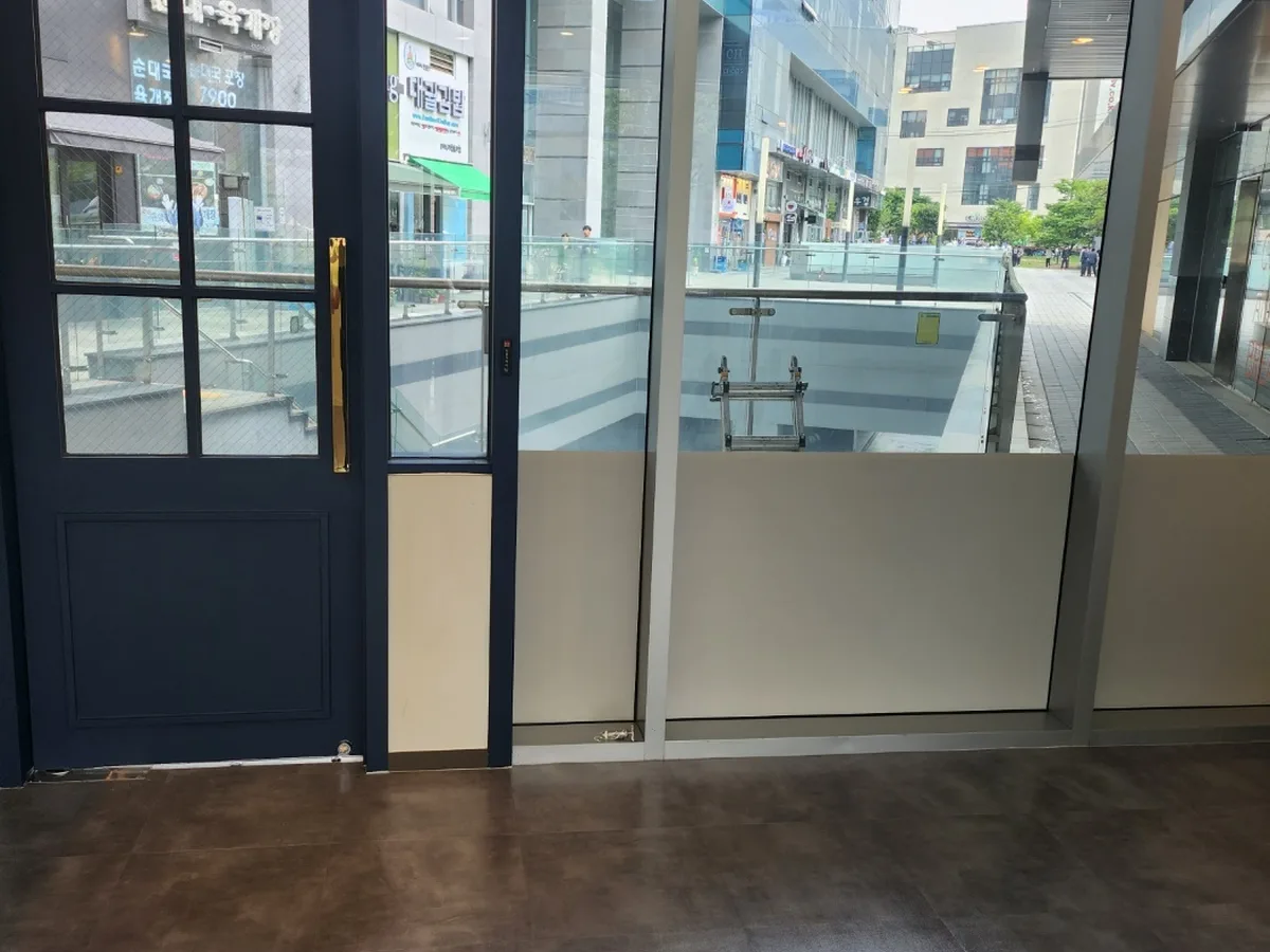 음성군 삼성면 현장 출입문·프레임 바닥 위생청소 사례 - 행진크린